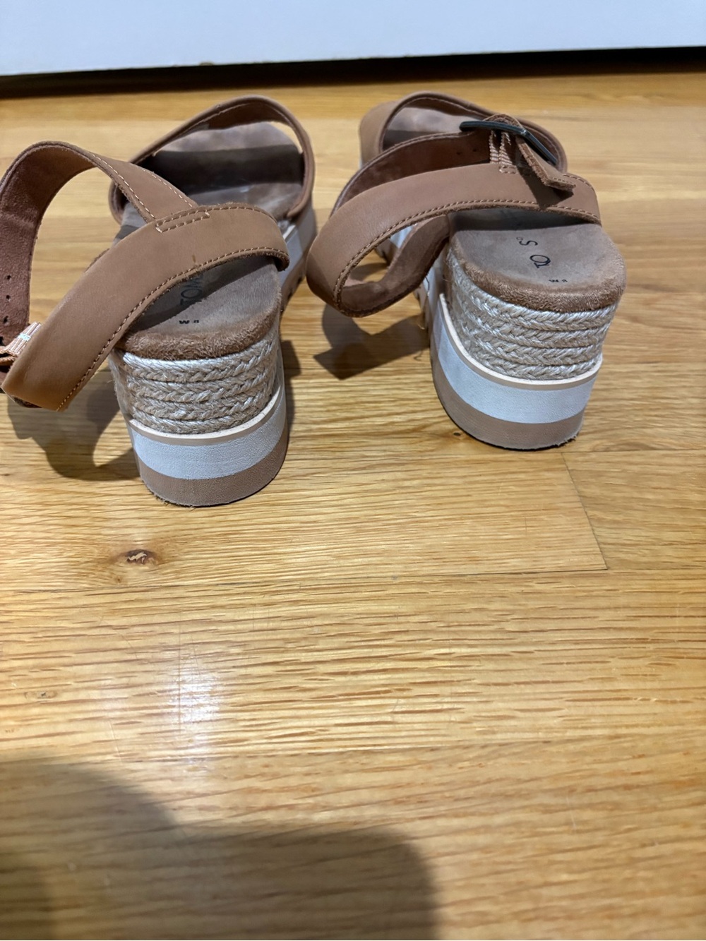 TOMS Tan Platform Espadrille Ankle Strap Sandals Size 8 - Picture 3 of 6